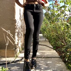 Perfect black skinny jeans